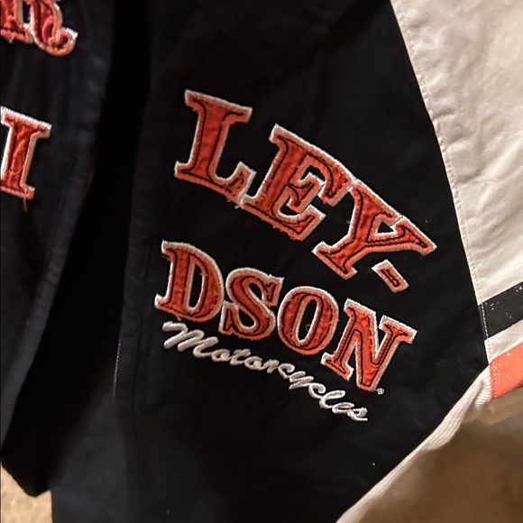 Harley-Davidson Black and White Shirt with Orange Accents - Picture 4 of 8